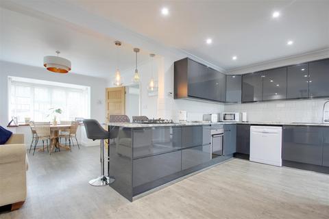 4 bedroom detached house for sale, Cissbury Avenue, Findon Valley, Worthing
