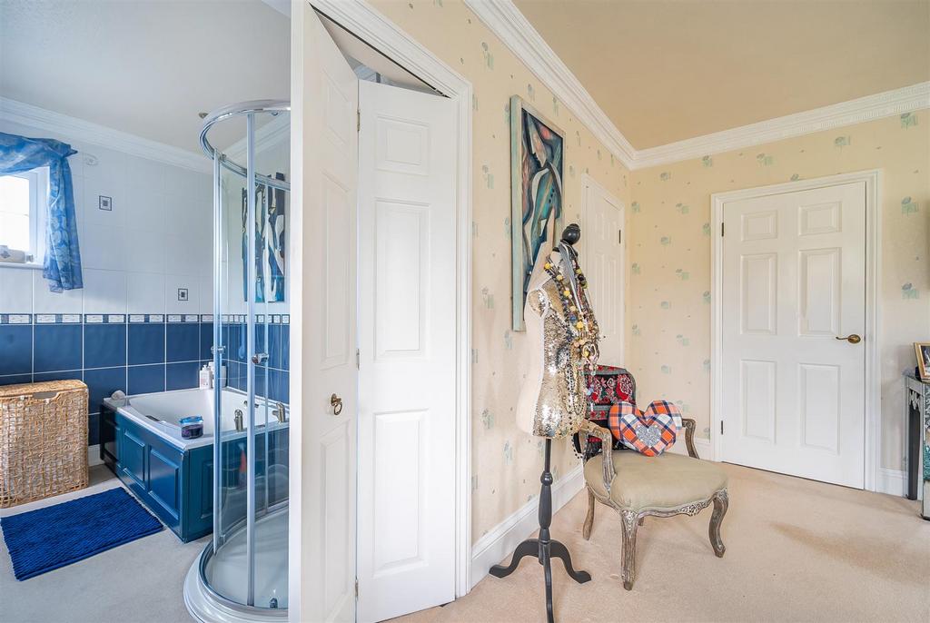 Master Bedroom into En-suite