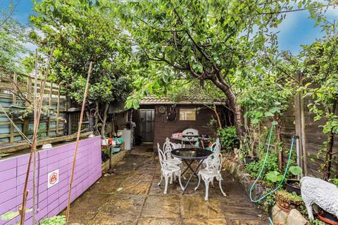 undefined, Walker Close, Hampton TW12