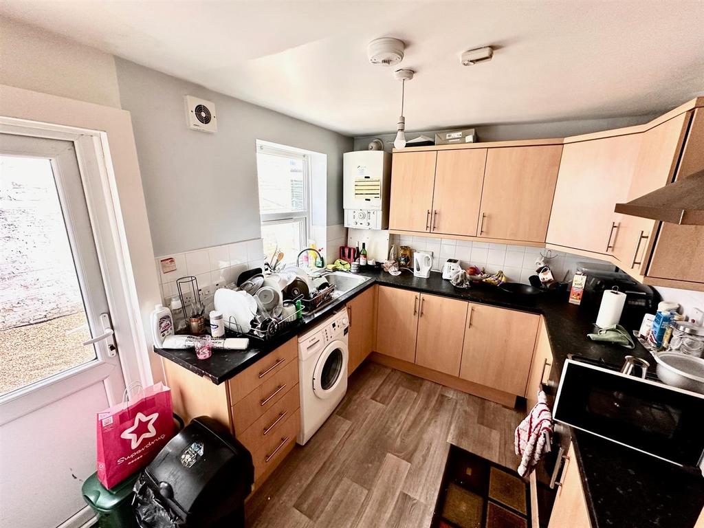 House in Uxbridge - View 3