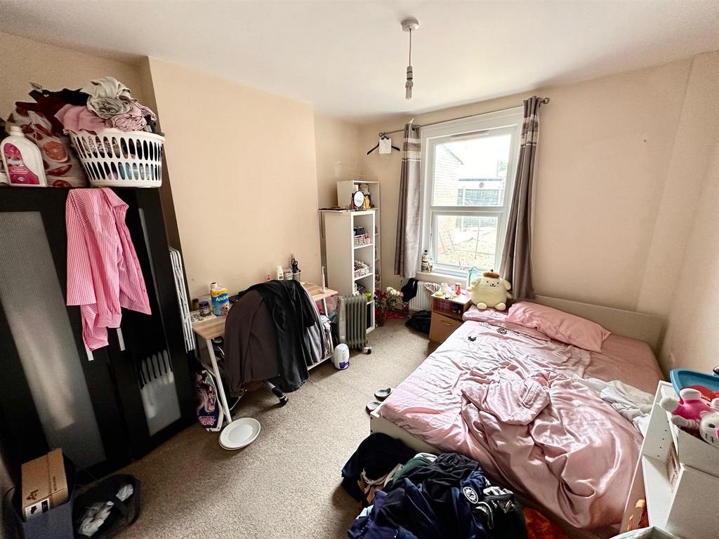 House in Uxbridge - View 4
