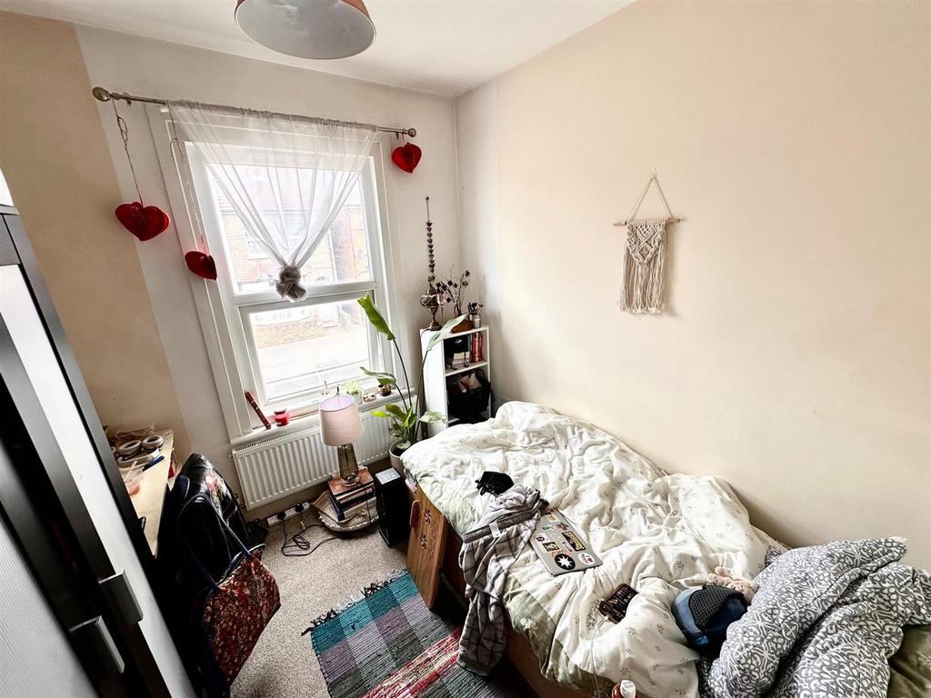 House in Uxbridge - View 5
