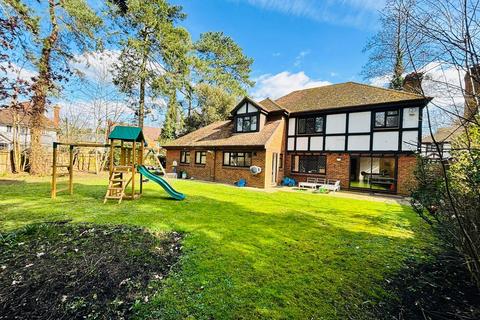 undefined, Chadworth Way, Claygate, KT10