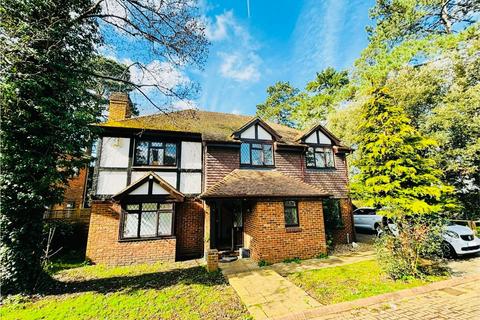 undefined, Chadworth Way, Claygate, KT10