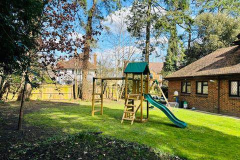undefined, Chadworth Way, Claygate, KT10