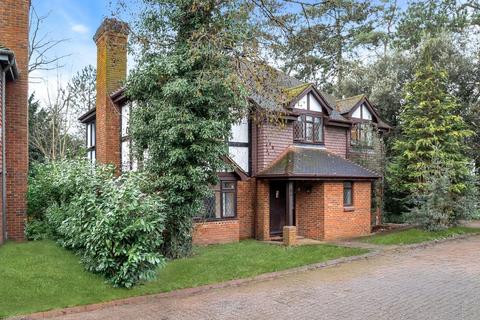 undefined, Chadworth Way, Claygate, KT10
