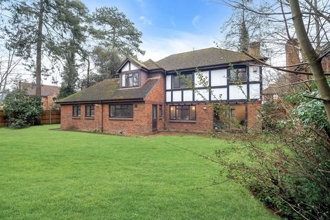 undefined, Chadworth Way, Claygate, KT10