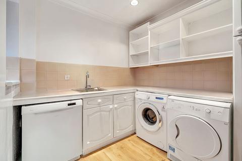 undefined, Chadworth Way, Claygate, KT10