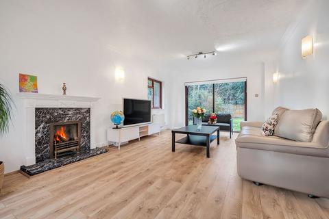 undefined, Chadworth Way, Claygate, KT10