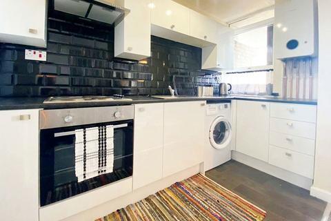 3 bedroom apartment for sale, Kenilworth Court, Washington, Tyne and Wear, NE37 3EA