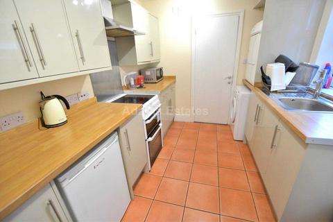 1 bedroom in a house share to rent, Curzon Street, Reading