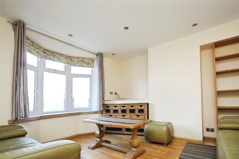 3 bedroom terraced house to rent, Ivyhouse Road, Dagenham, Romford, RM9
