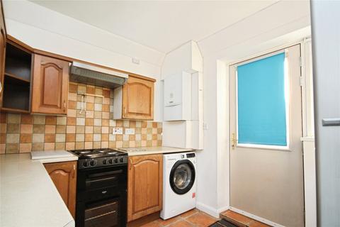 3 bedroom terraced house to rent, Ivyhouse Road, Dagenham, Romford, RM9