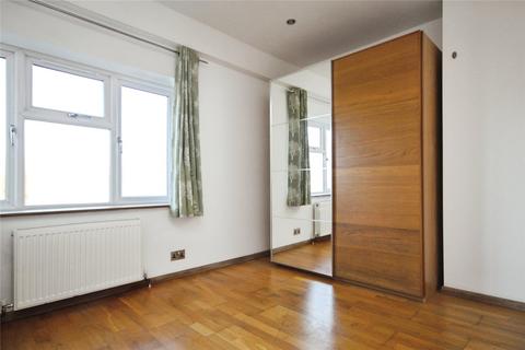 3 bedroom terraced house to rent, Ivyhouse Road, Dagenham, Romford, RM9