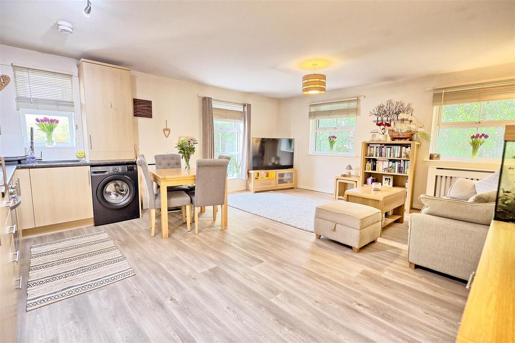 Living room/kitchen