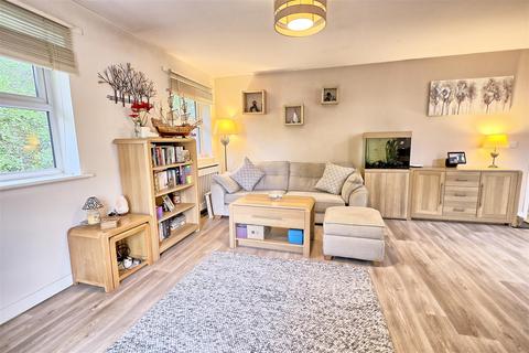 2 bedroom apartment for sale, Marconi Court, Plaxton Way, Ware SG12