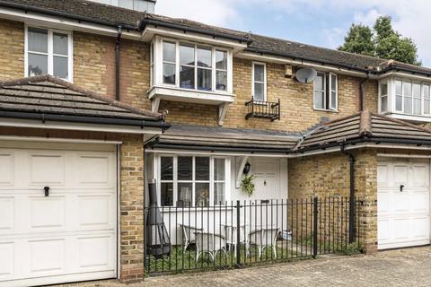 undefined, Cottesloe Mews, London SE1