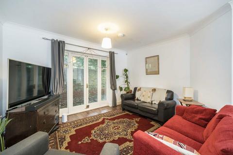 undefined, Cottesloe Mews, London SE1