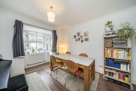 undefined, Cottesloe Mews, London SE1