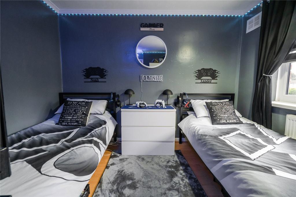 Bedroom 2 (2)