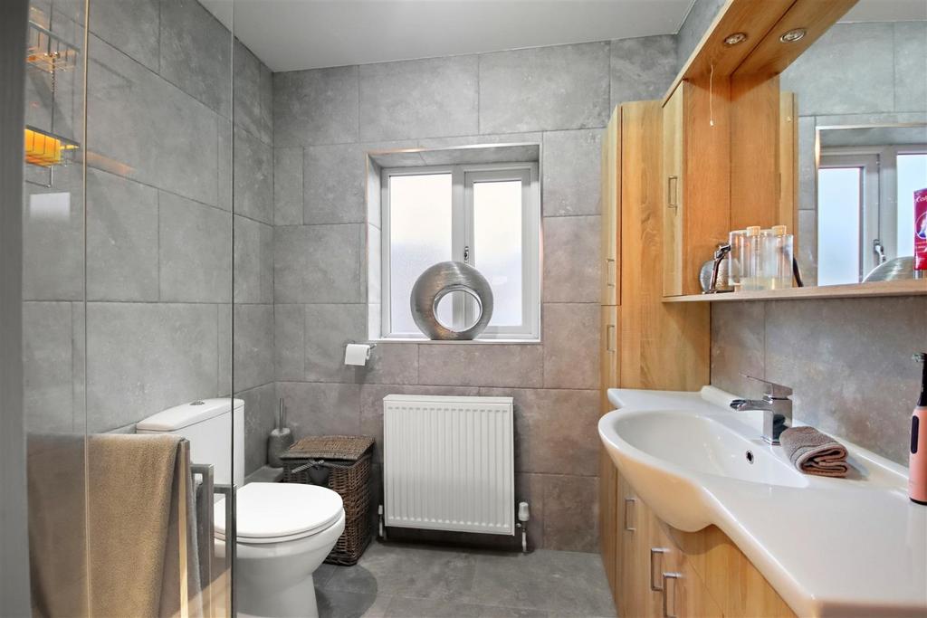 En Suite Shower Room