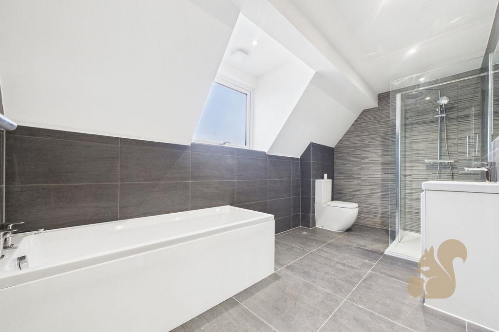 9 Kingsland - Bathroom.jpg