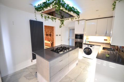 undefined, Griffon Close, Farnborough, GU14