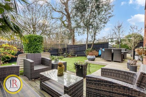 4 bedroom detached house for sale, Watercress Road, West Cheshunt