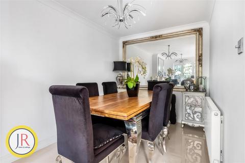 4 bedroom detached house for sale, Watercress Road, West Cheshunt