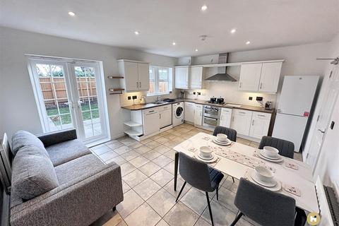 undefined, 14 Ashworth Square, Wakefield WF1