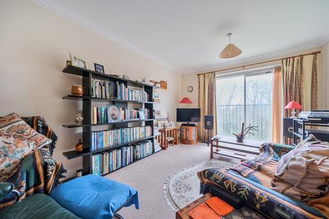 2 bedroom apartment for sale, Westview Close, Surrey RH1