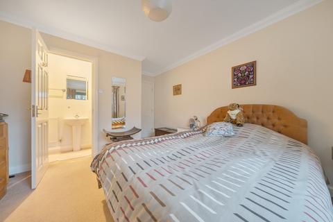 2 bedroom apartment for sale, Westview Close, Surrey RH1