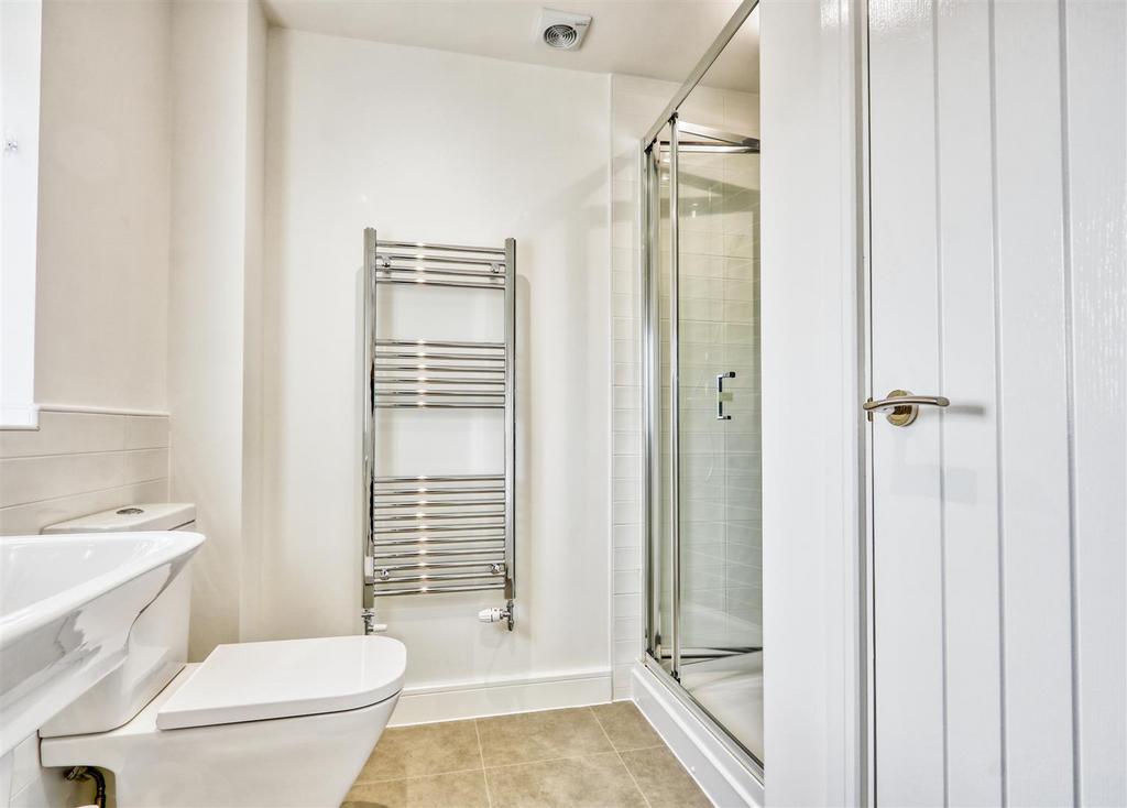 Ensuite. shower room
