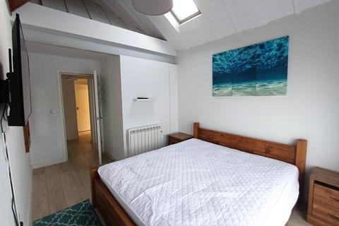 2 bedroom flat to rent, Tankerton Road, Whitstable, Kent, CT5
