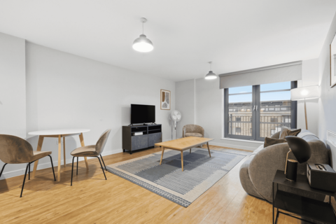 undefined, Commercial Road,  London, E14