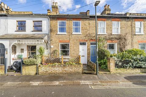 2 bedroom house for sale, Railway Road, Teddington