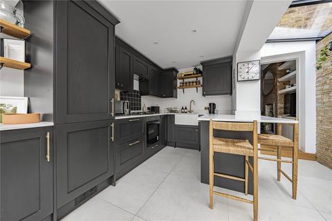 2 bedroom house for sale, Railway Road, Teddington