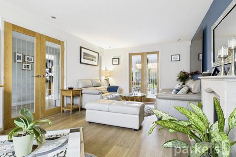 4 bedroom detached house for sale, Hazeldene Close, Witney OX29