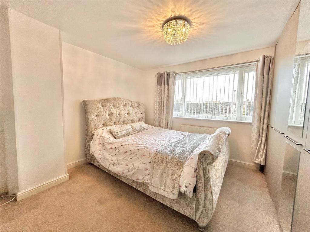 Bed 1.jpg