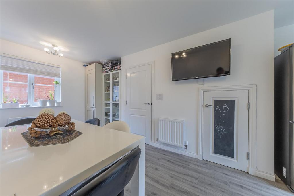 8 Scarfell Crescent-010.JPG
