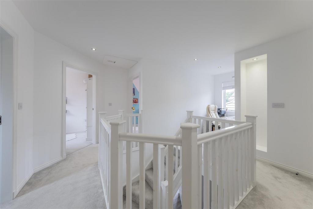 8 Scarfell Crescent-029.JPG