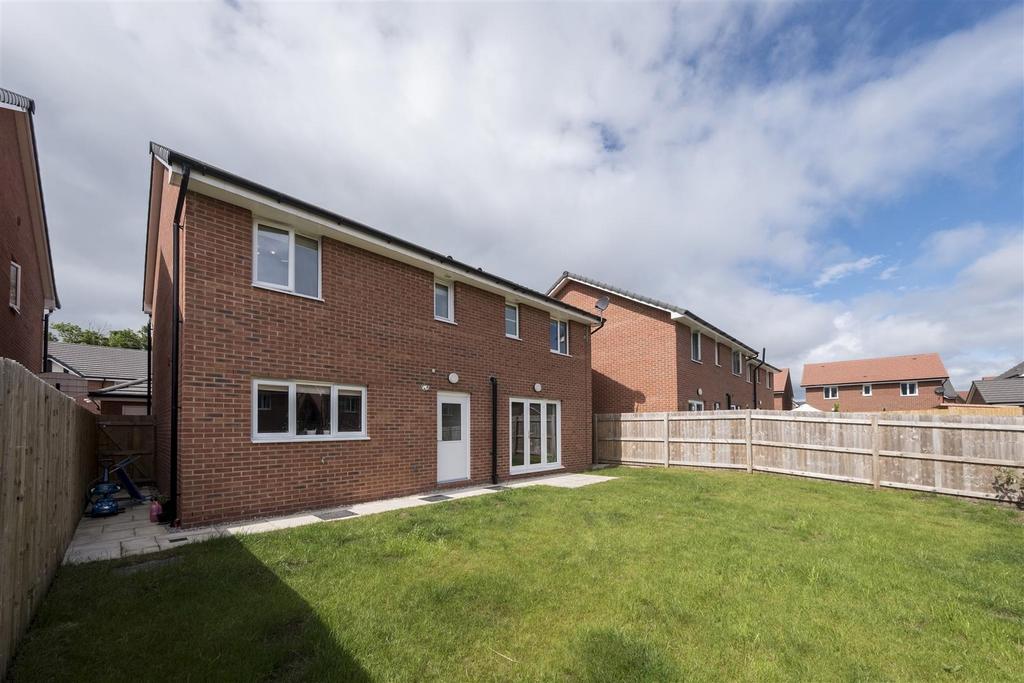 8 Scarfell Crescent-037.JPG