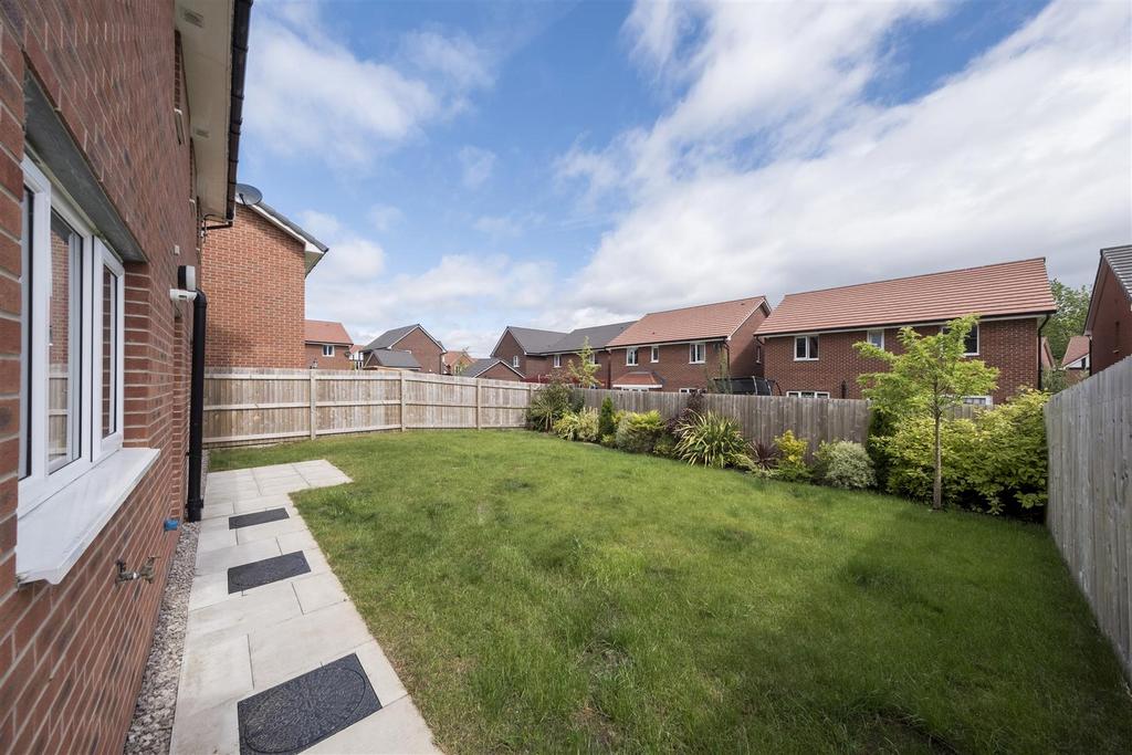8 Scarfell Crescent-038.JPG