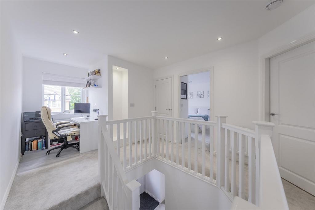 8 Scarfell Crescent-028.JPG