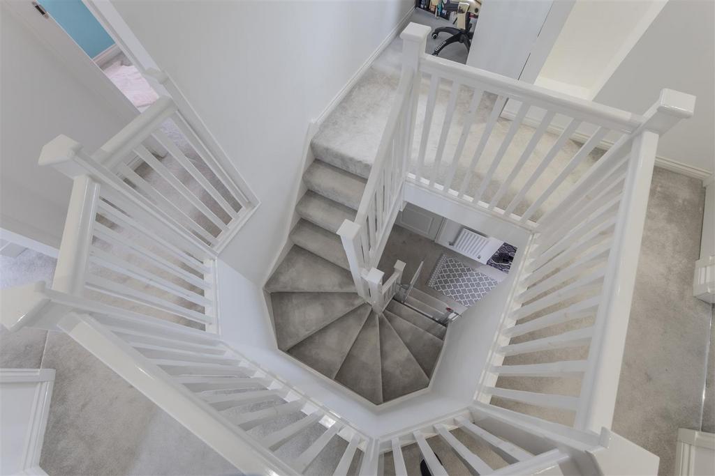 8 Scarfell Crescent-031.JPG
