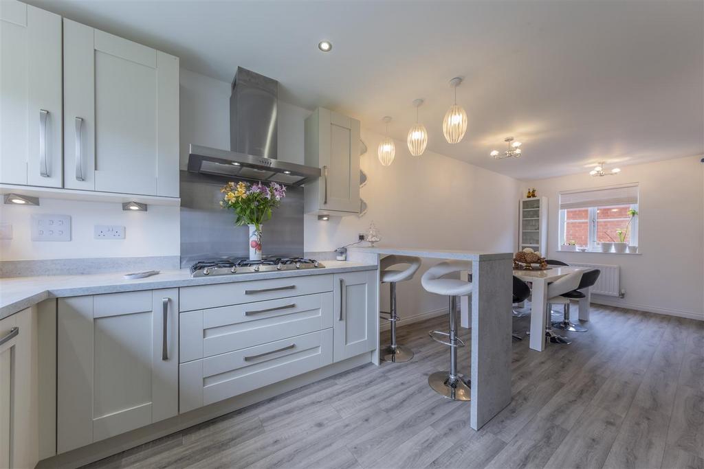 8 Scarfell Crescent-008.JPG