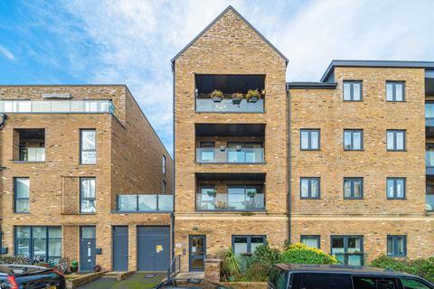 undefined, Lion Wharf Road, Old Isleworth TW7