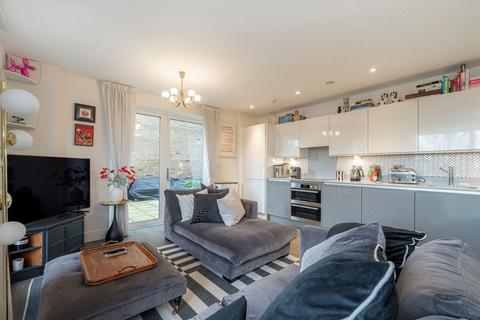 undefined, Lion Wharf Road, Old Isleworth TW7