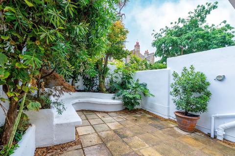 4 bedroom terraced house for sale, Chesson Road, London W14
