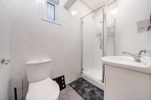 2 bedroom flat for sale, Cowick Road, Tooting, London, SW17